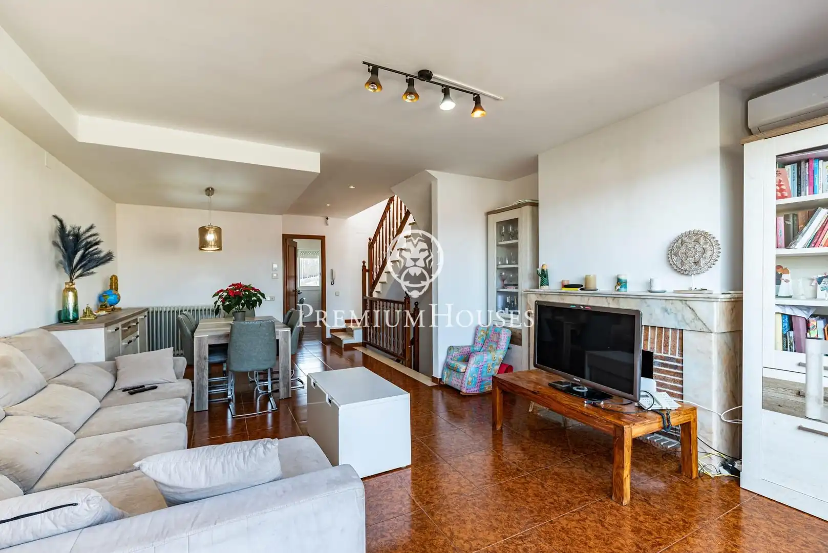 Living room of Detached homes for sale in Sant Pere de Ribes  with Air Conditioner, Heating and Private garden
