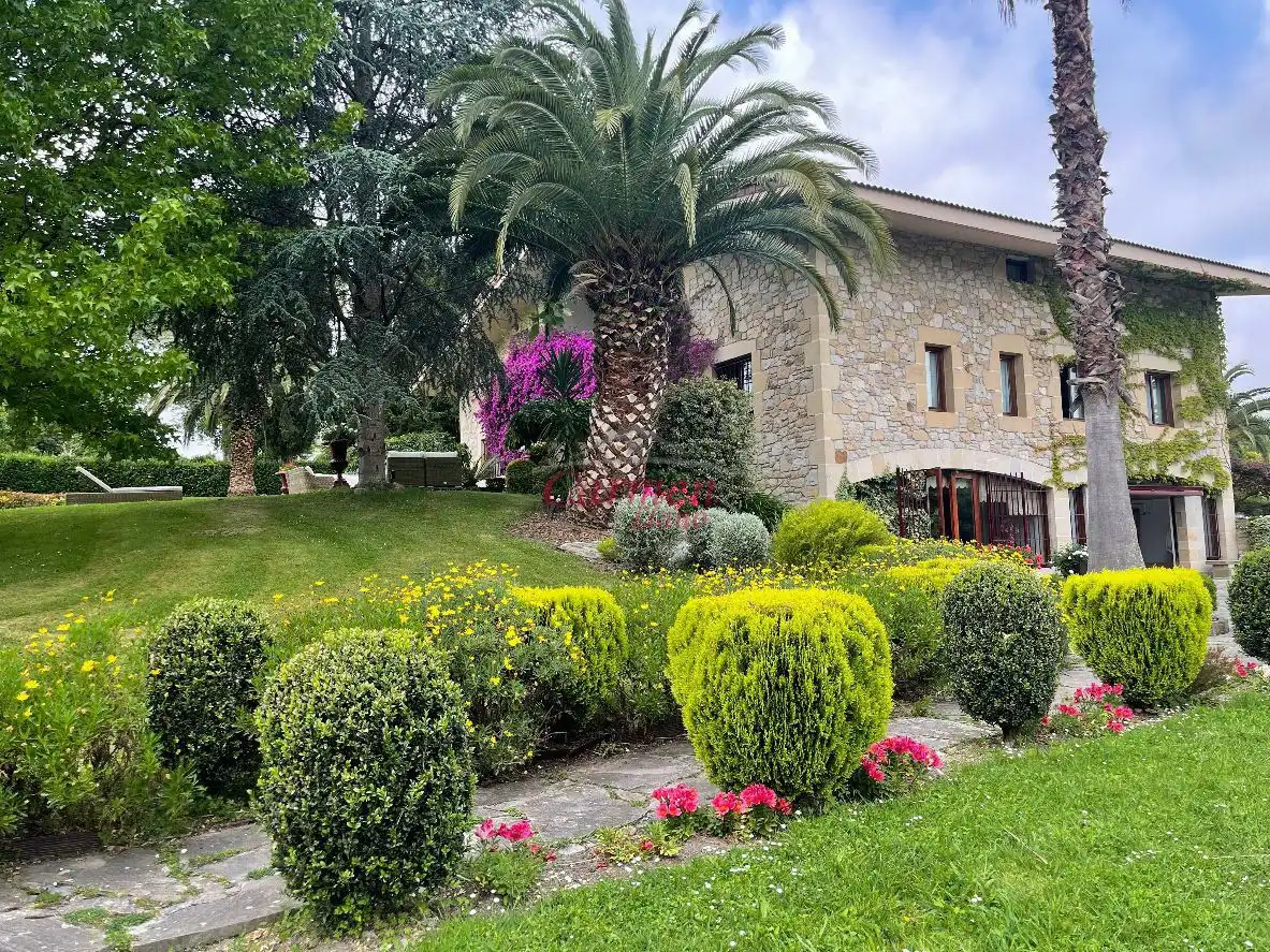 Jardín de Casa o chalet en venta en Loiu con Jardín privado, Terraza y Trastero