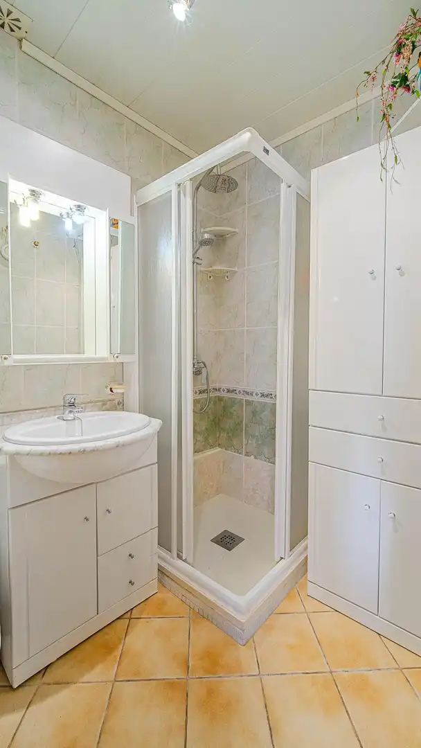 Baño de Casa adosada en venta en Torrevieja con Aire acondicionado, Terraza y Amueblado