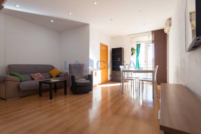 Piso en Venta en El Camp de l'Arpa del Clot