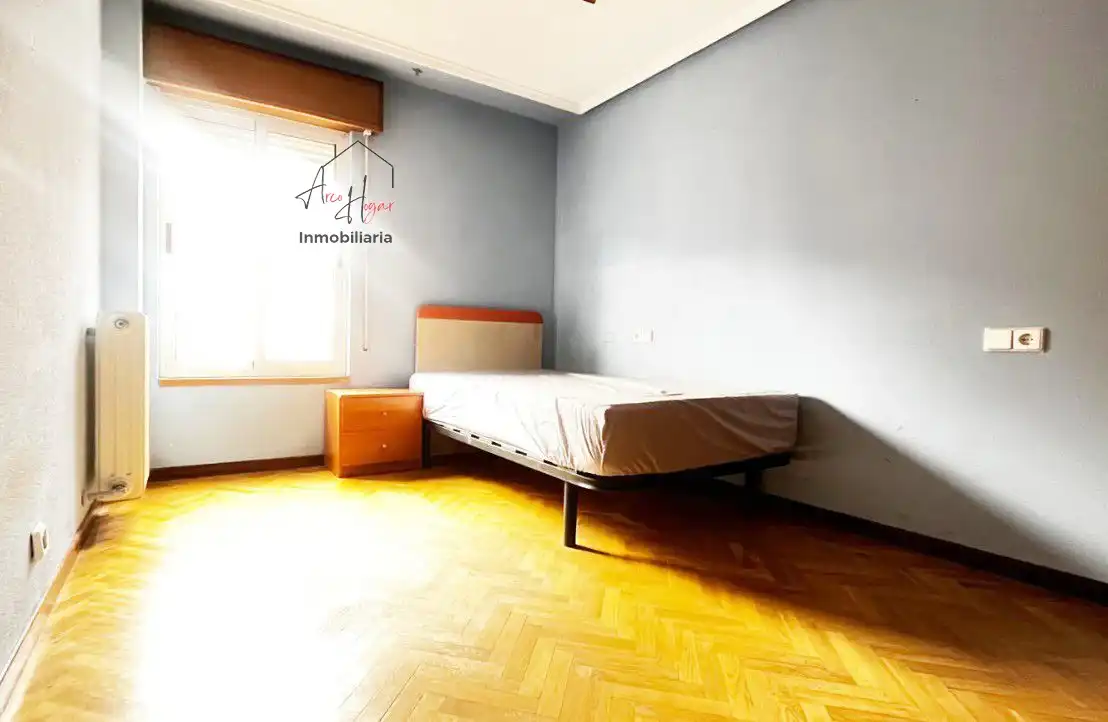 Schlafzimmer von Haus oder Chalet zum Verkauf in Villamayor mit Heizung, Parkett und Terrasse