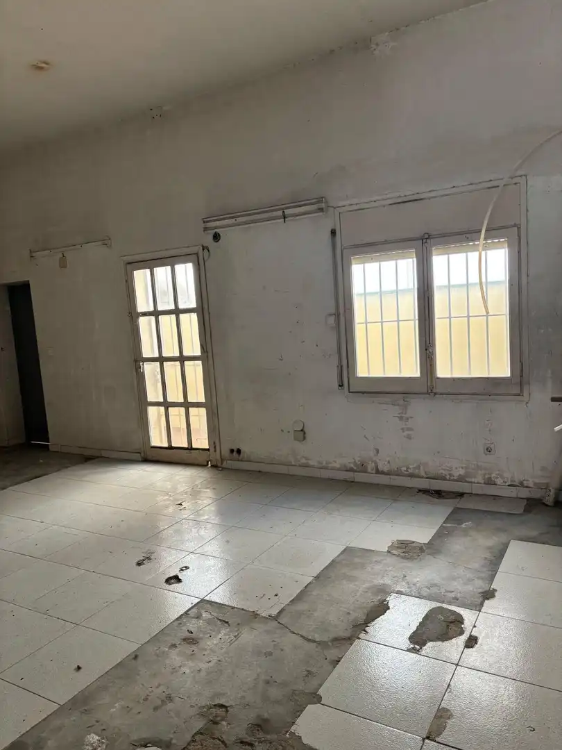 Local comercial en venda a Nucli Urbà, imagen 4