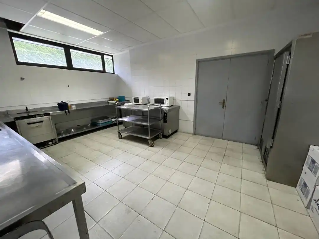 Küche von Fabrikhallen zur Miete in Deba