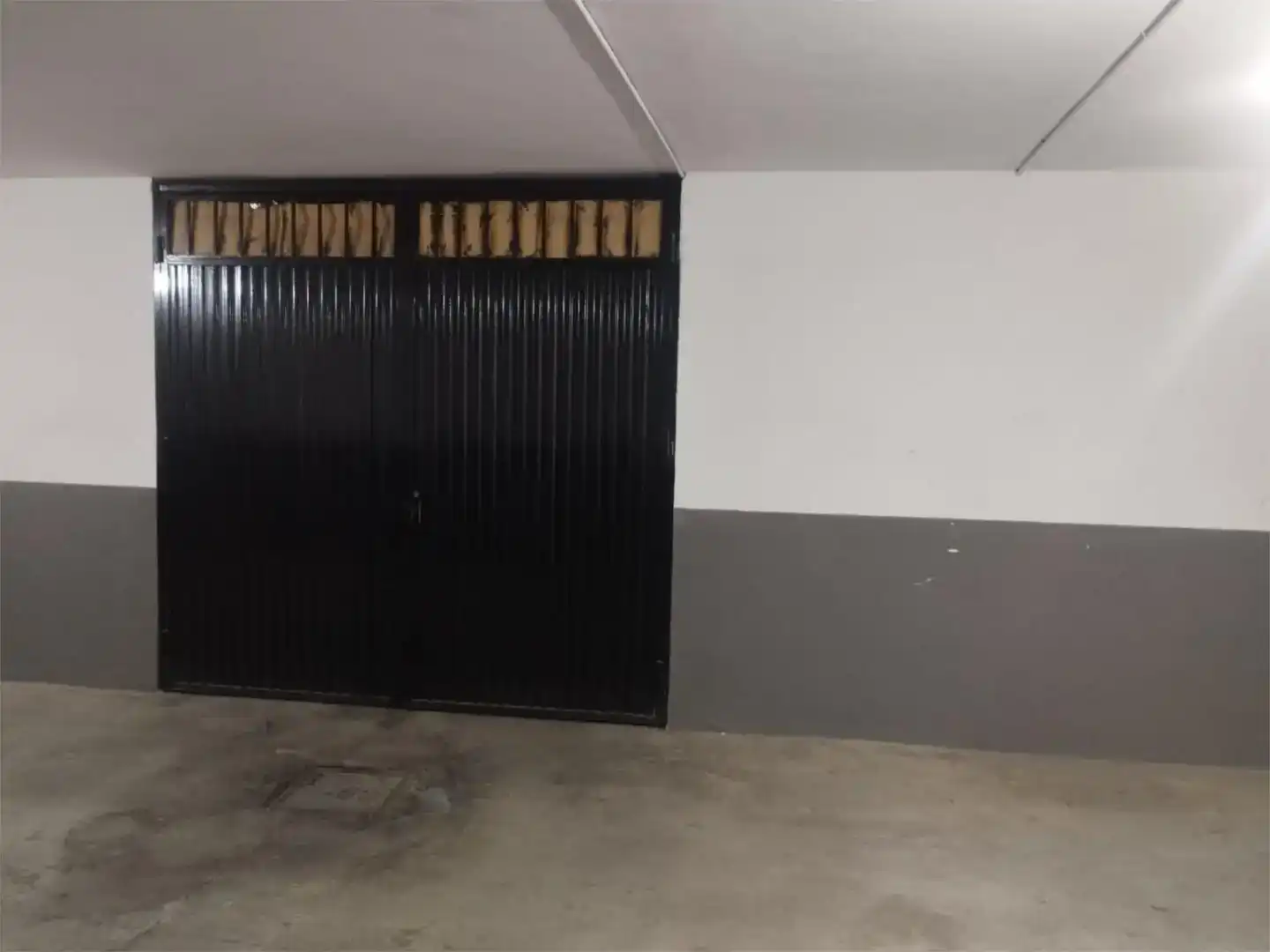 Parking de Casa adosada en venta en Jun con Aire acondicionado y Balcón