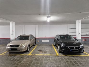 Single parking space for sale in Avinguda 306 11