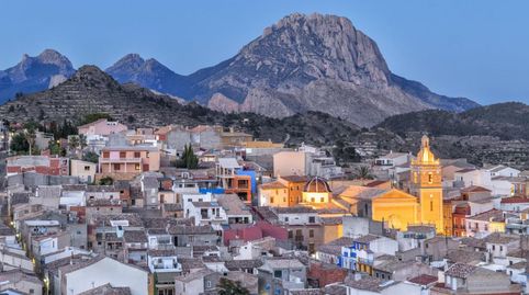 Solar en venta en Relleu.