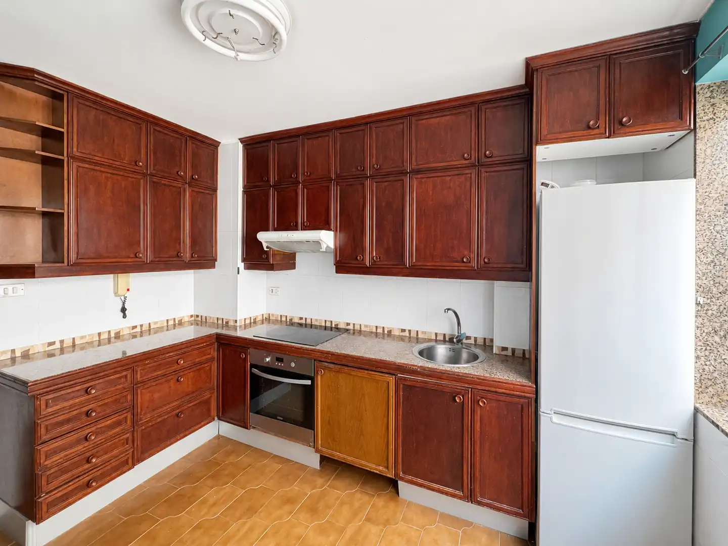 Kitchen of Flat for sale in Vigo   with Heating, Parquet flooring and Balcony