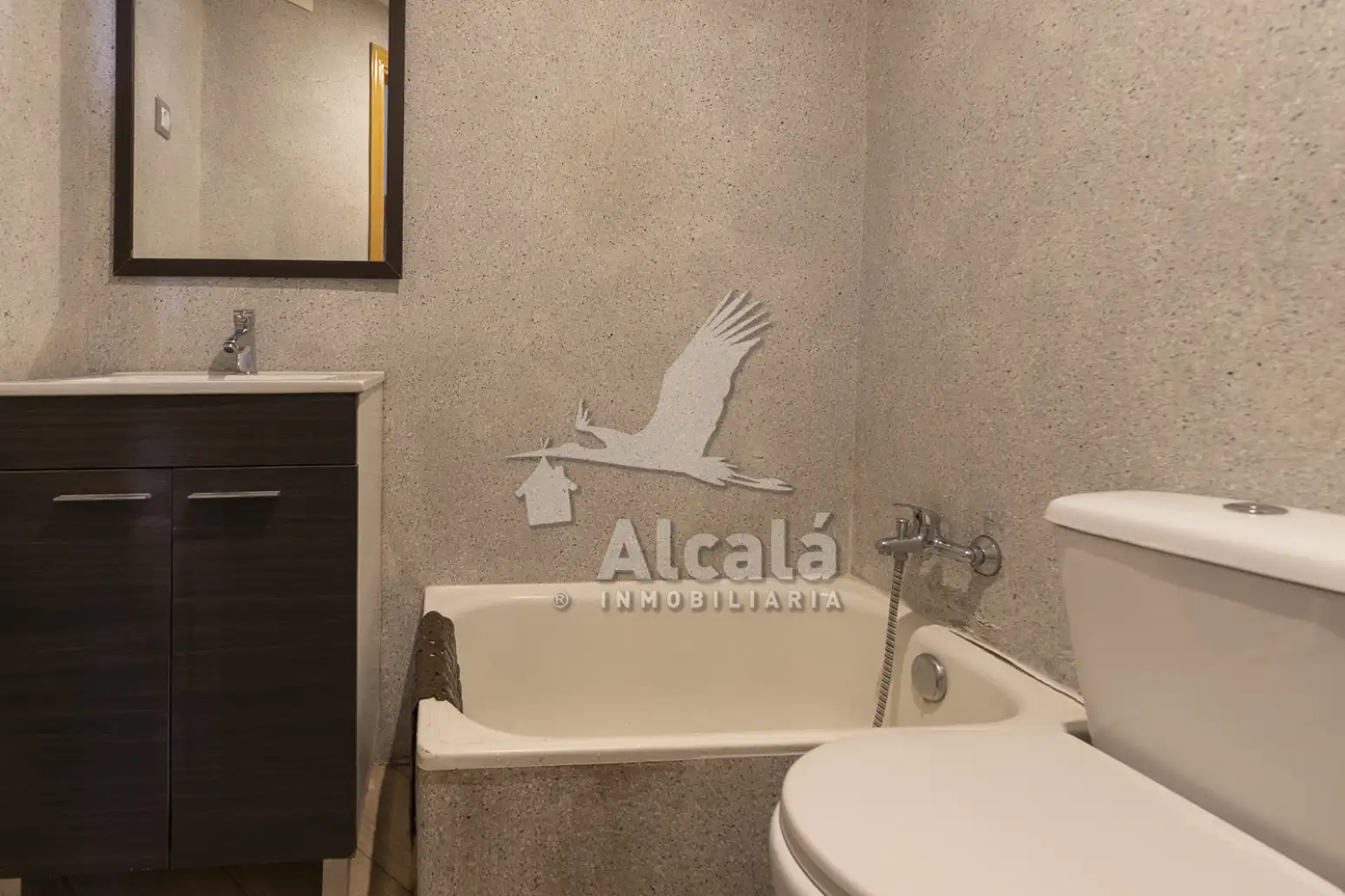 Baño de Piso en venta en Madrid con Calefacción y Terraza