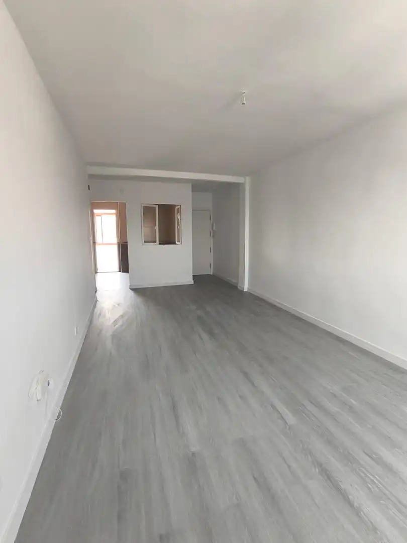 Piso en venta en Fuenlabrada con Terraza y Alarma