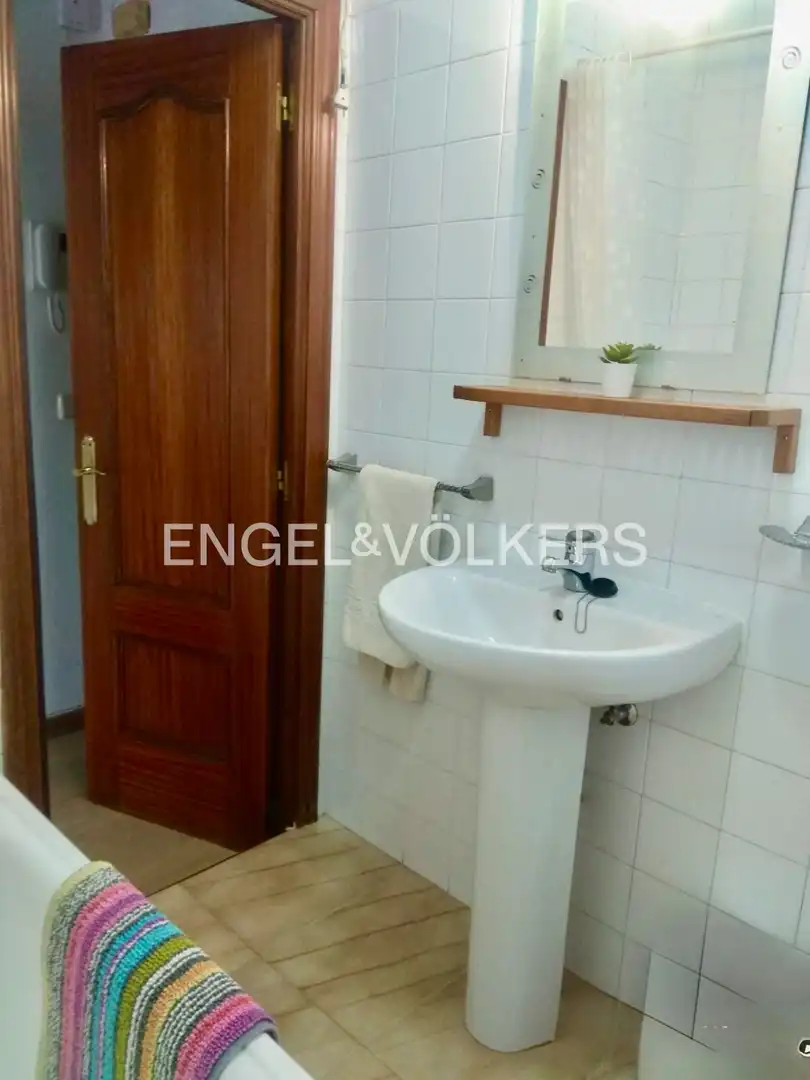 Bathroom of Flat for rent in Madrid  with Heating, Parquet flooring and Furnished