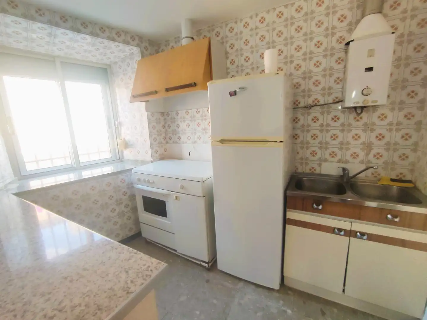 Cuina de Casa o xalet en venda en Carpio amb Calefacció, Traster i Moblat