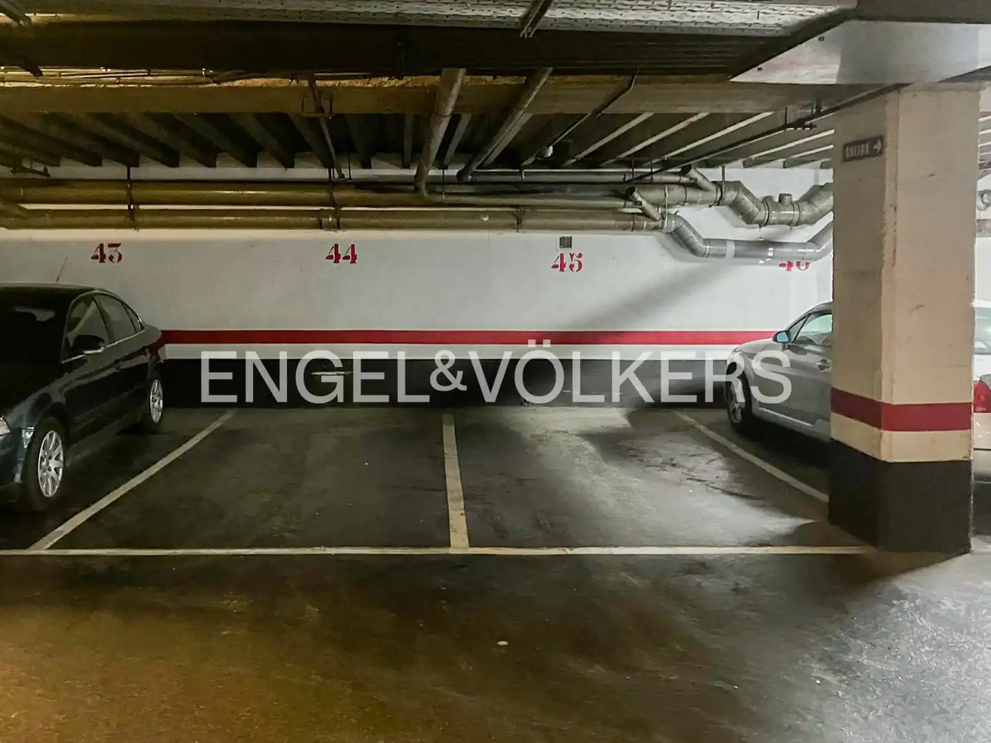 Parkplatz von Wohnung zum Verkauf in Bilbao  mit Heizung, Parkett und Balkon