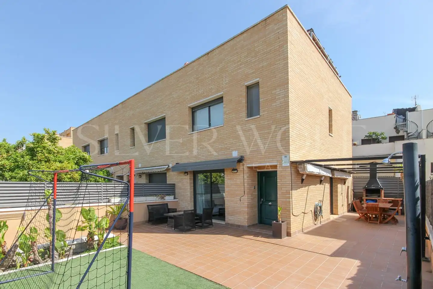 Vista exterior de Casa adosada en venta en Cubelles con Aire acondicionado, Calefacción y Jardín privado