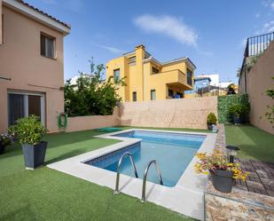 Vista exterior de Casa o xalet en venda en La Zubia amb Aire condicionat, Calefacció i Terrassa