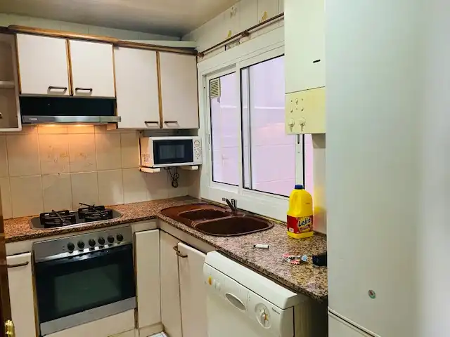 Cocina de Piso en venta en Barcelona con Calefacción y Horno