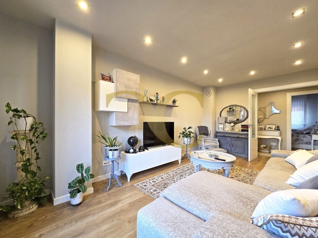 Living room of Flat for sale in Gijón   with Heating, Storage room and Balcony
