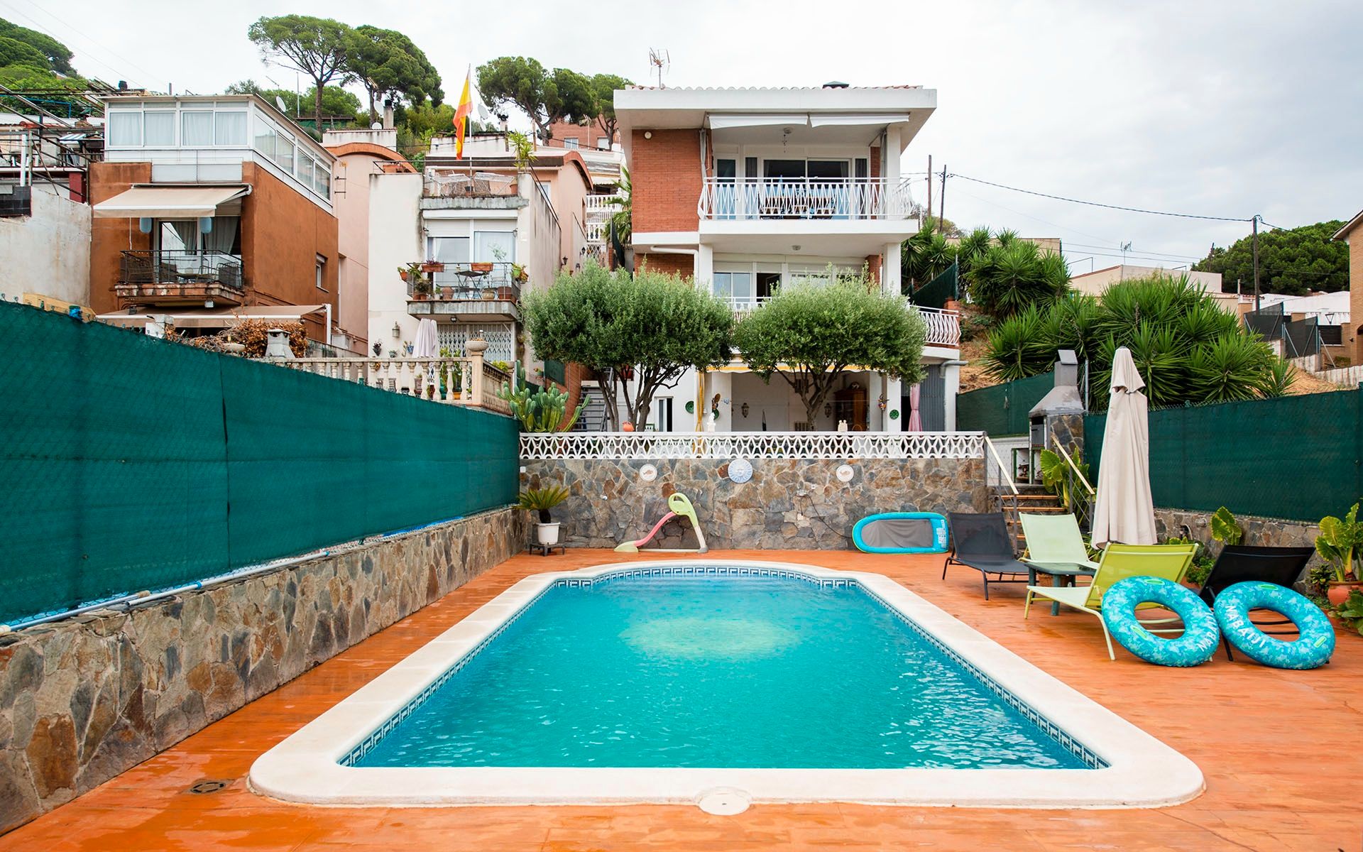 Swimming pool of House or chalet for sale in Santa Coloma de Gramenet  with Air Conditioner, Heating and Private garden
