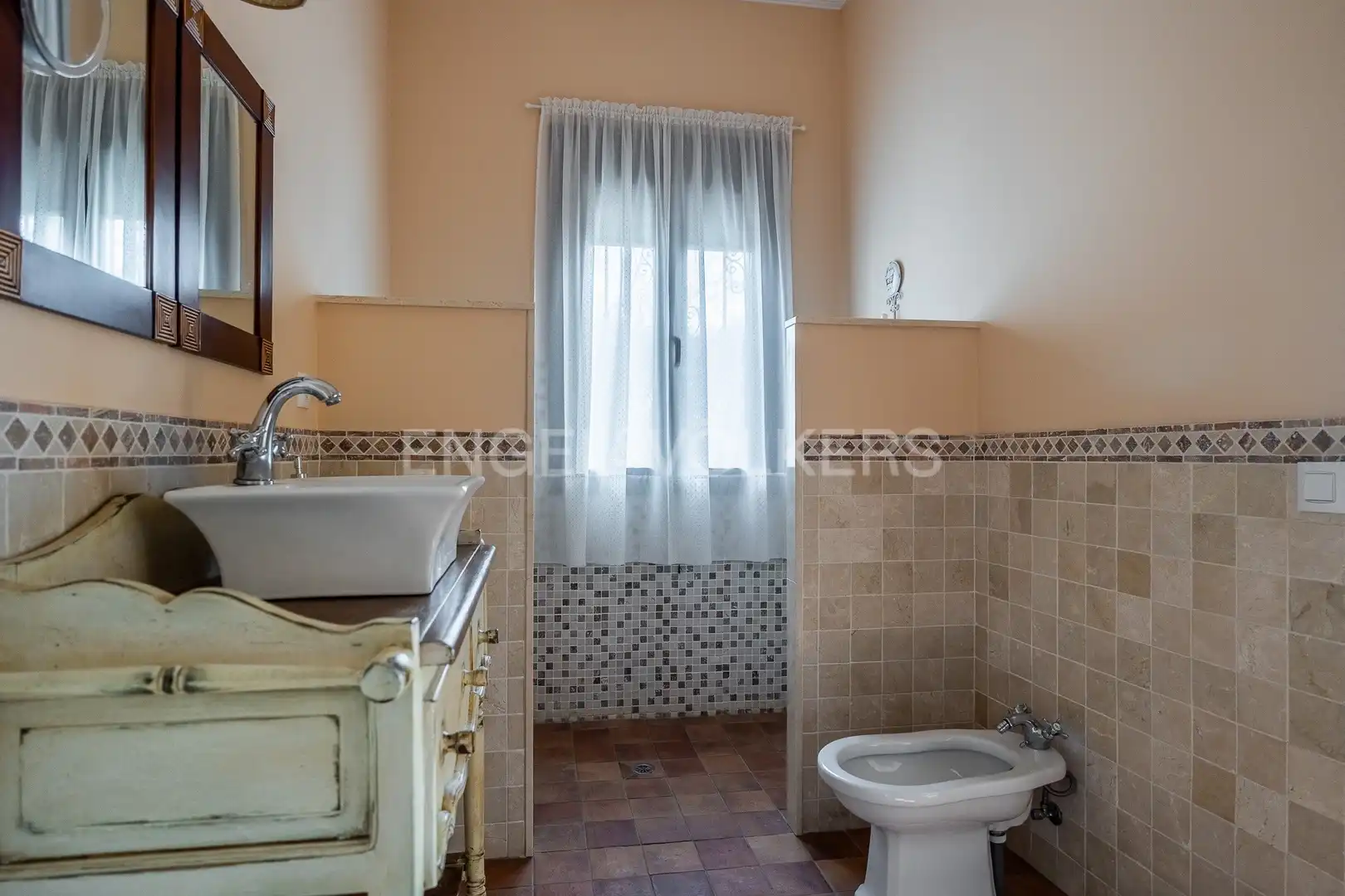 Baño de Finca rústica en venta en Olivares con Calefacción, Jardín privado y Piscina