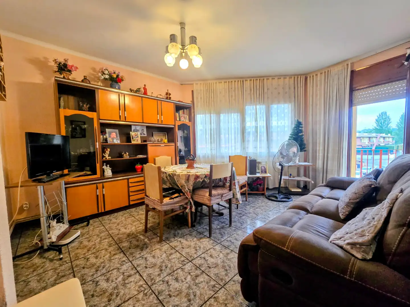 Sala de estar de Piso en venta en Torelló con Calefacción, Trastero y Amueblado