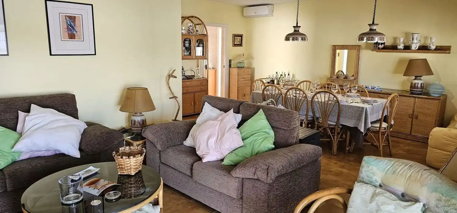 Sala d'estar de Casa o xalet en venda en Orihuela amb Aire condicionat, Jardí privat i Terrassa