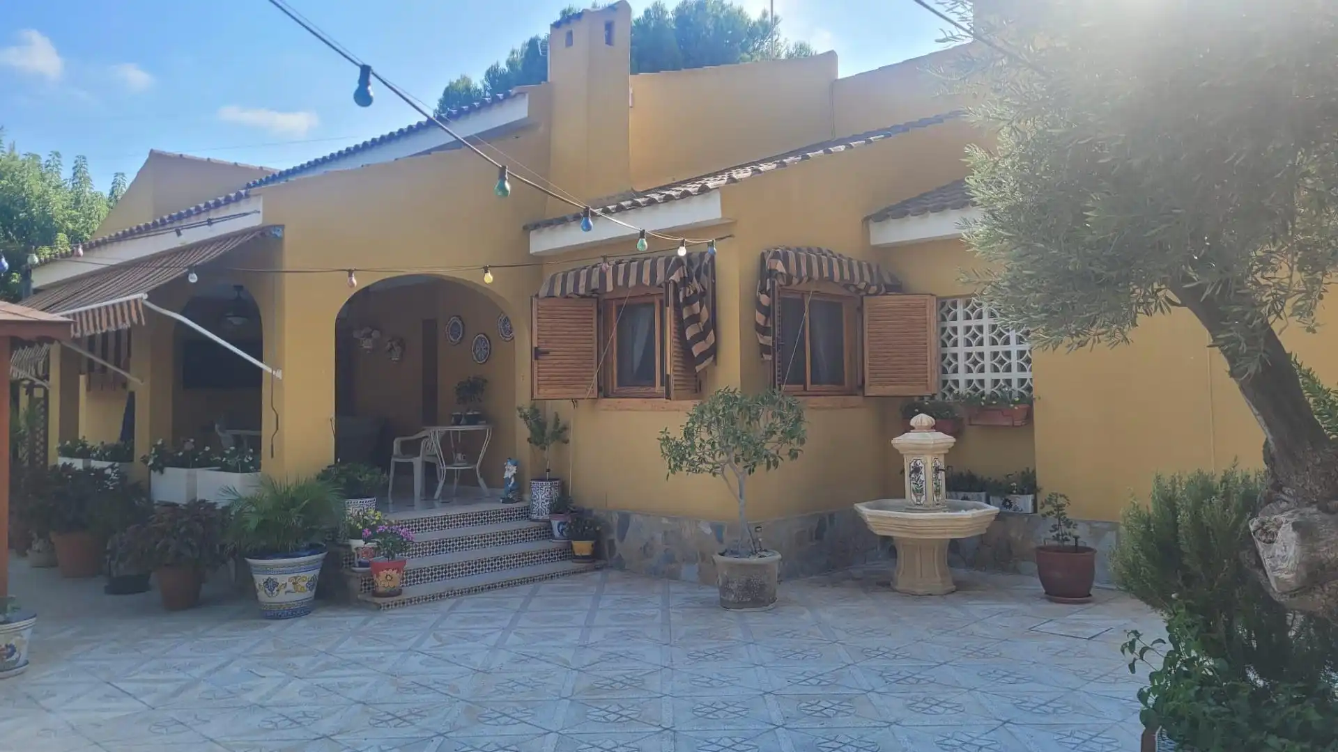 Vista exterior de Casa o xalet en venda en Mutxamel amb Calefacció, Jardí privat i Traster