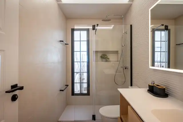 Baño de Finca rústica en venta en La Riera de Gaià con Aire acondicionado, Calefacción y Jardín privado