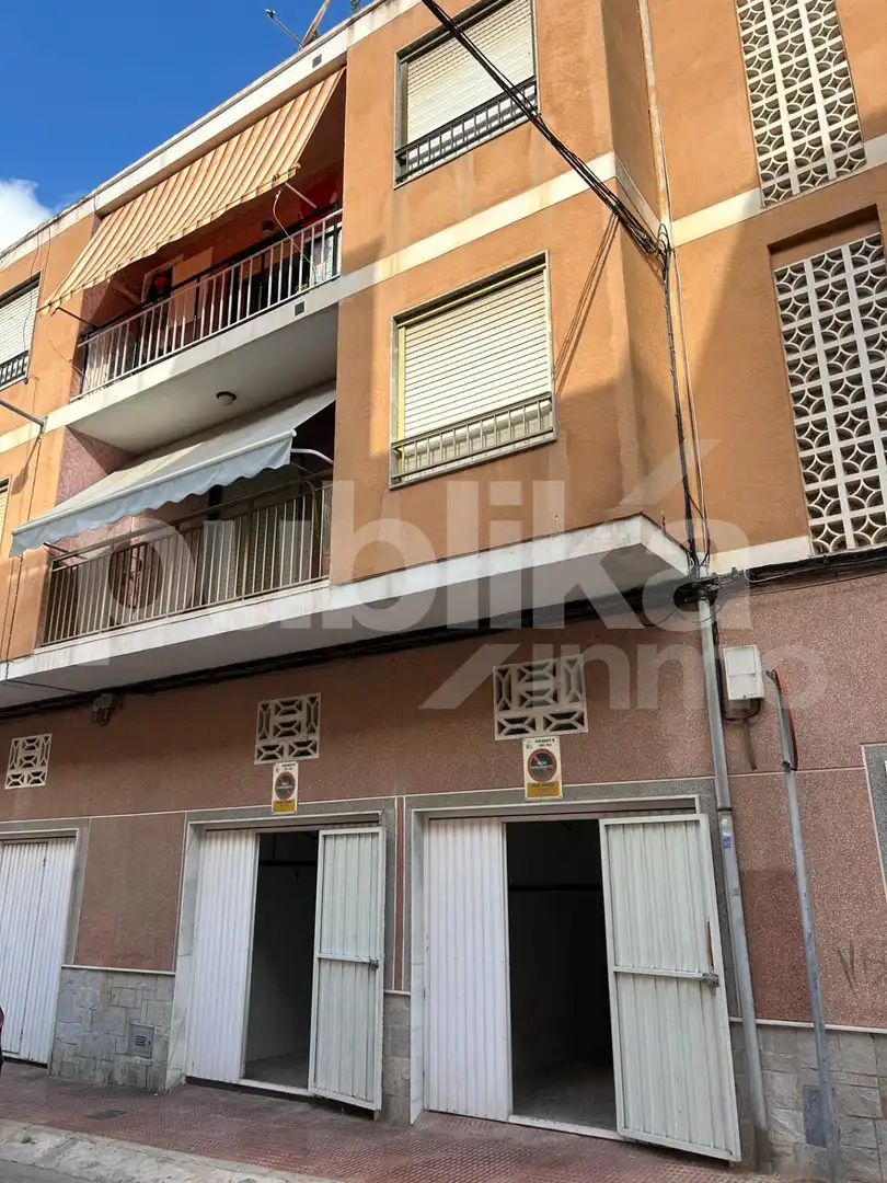 Vista exterior de Local en venta en Santa Pola