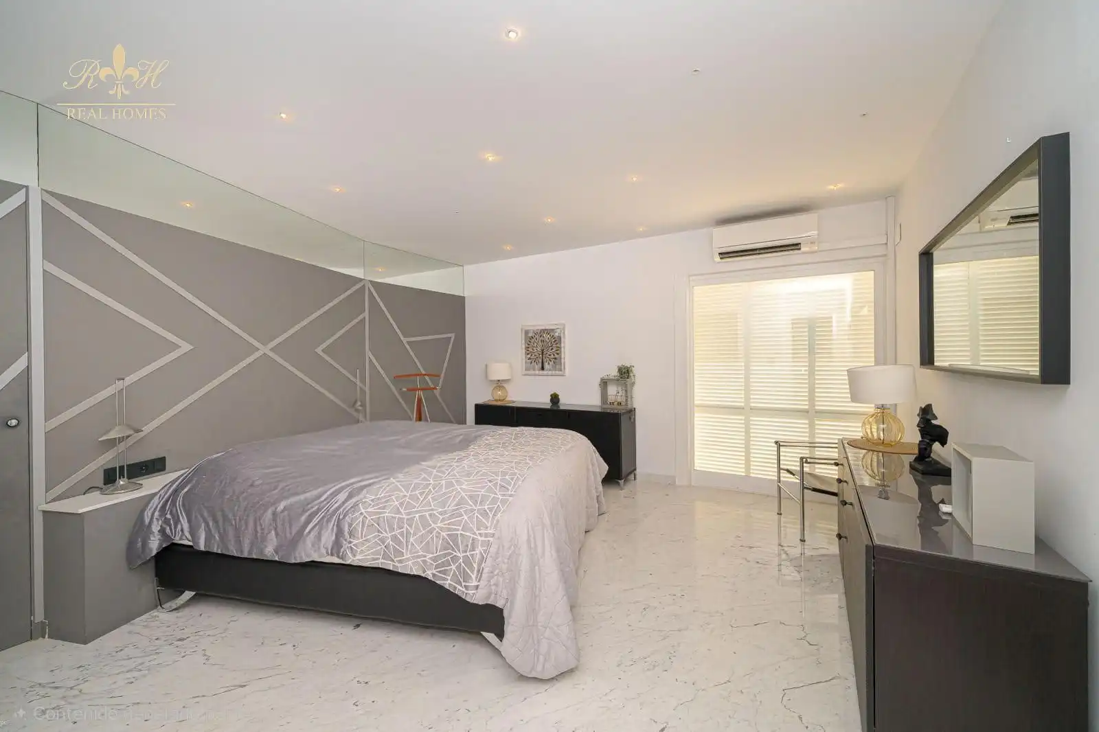 Bedroom of Houses for sale in L'Alfàs del Pi  with Air Conditioner, Terrace and Swimming Pool