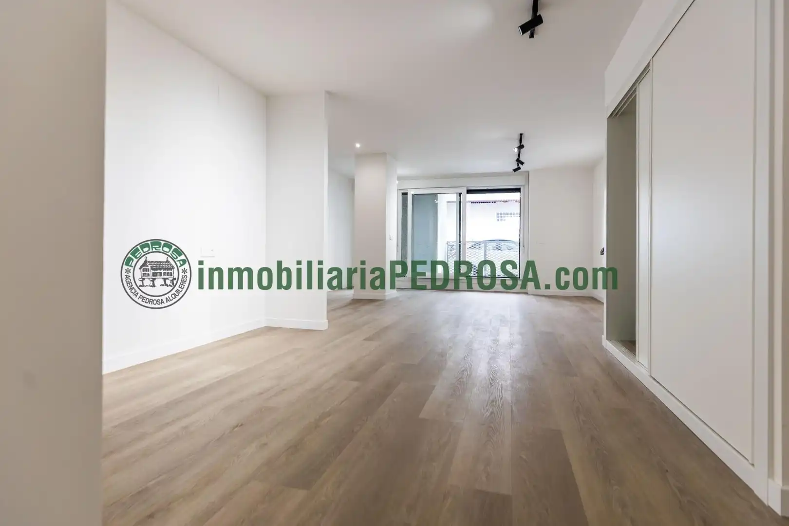 Vista exterior de Loft en venda en Pontevedra Capital  amb Calefacció
