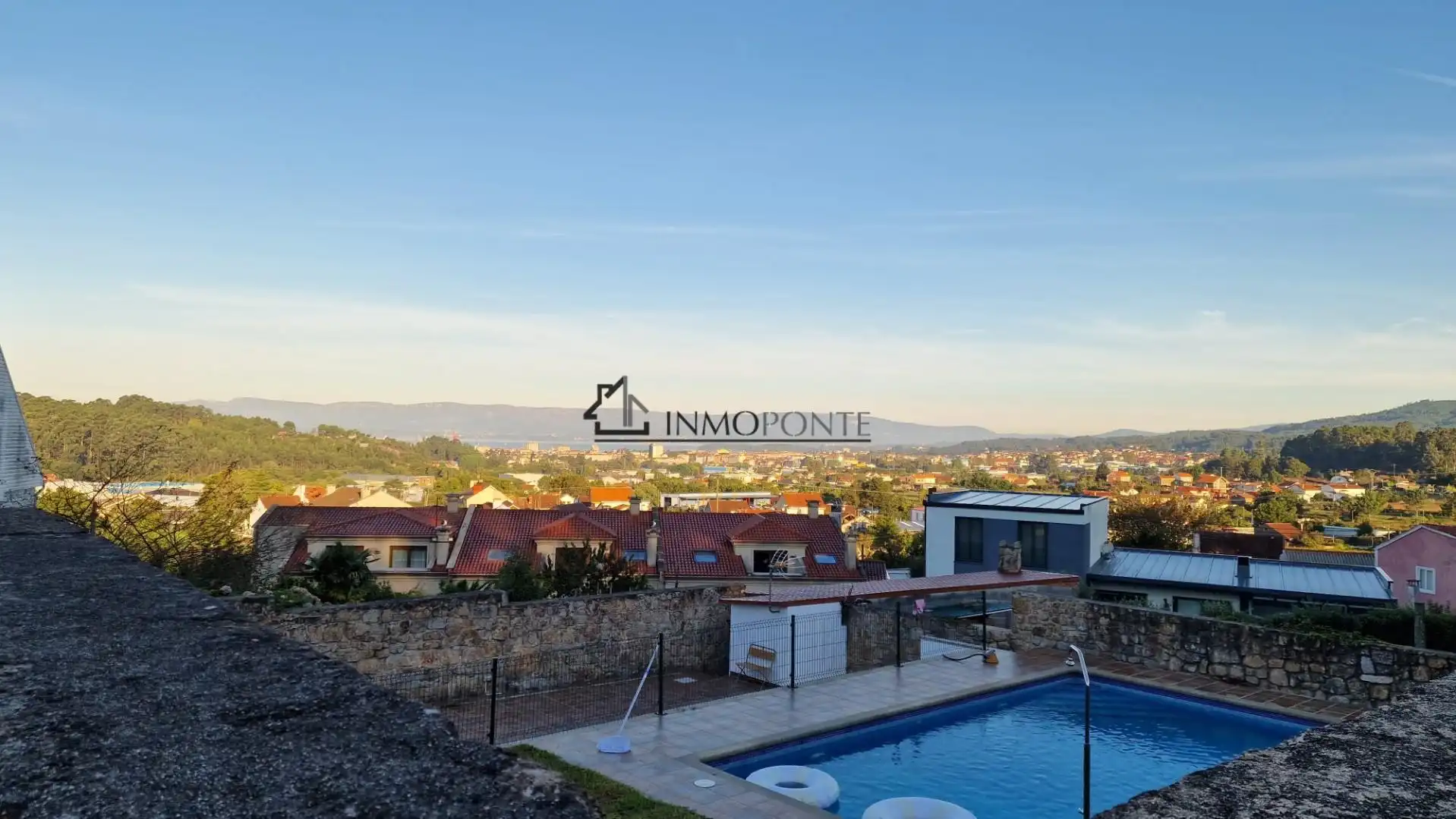 Swimming pool of Houses for sale in Vilagarcía de Arousa  with Private garden