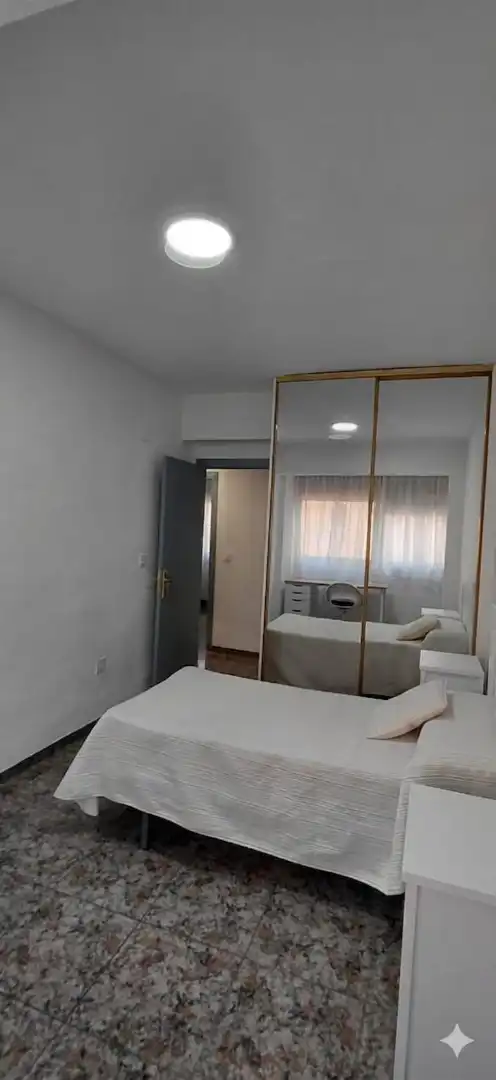 Bedroom of Flat for rent in Granada  with Furnished, Oven and Washing machine