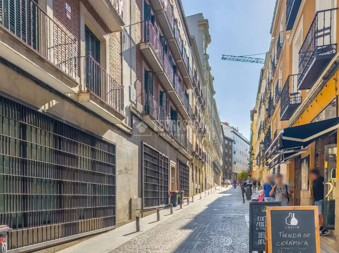 Vista exterior de Piso en venta en Madrid con Terraza