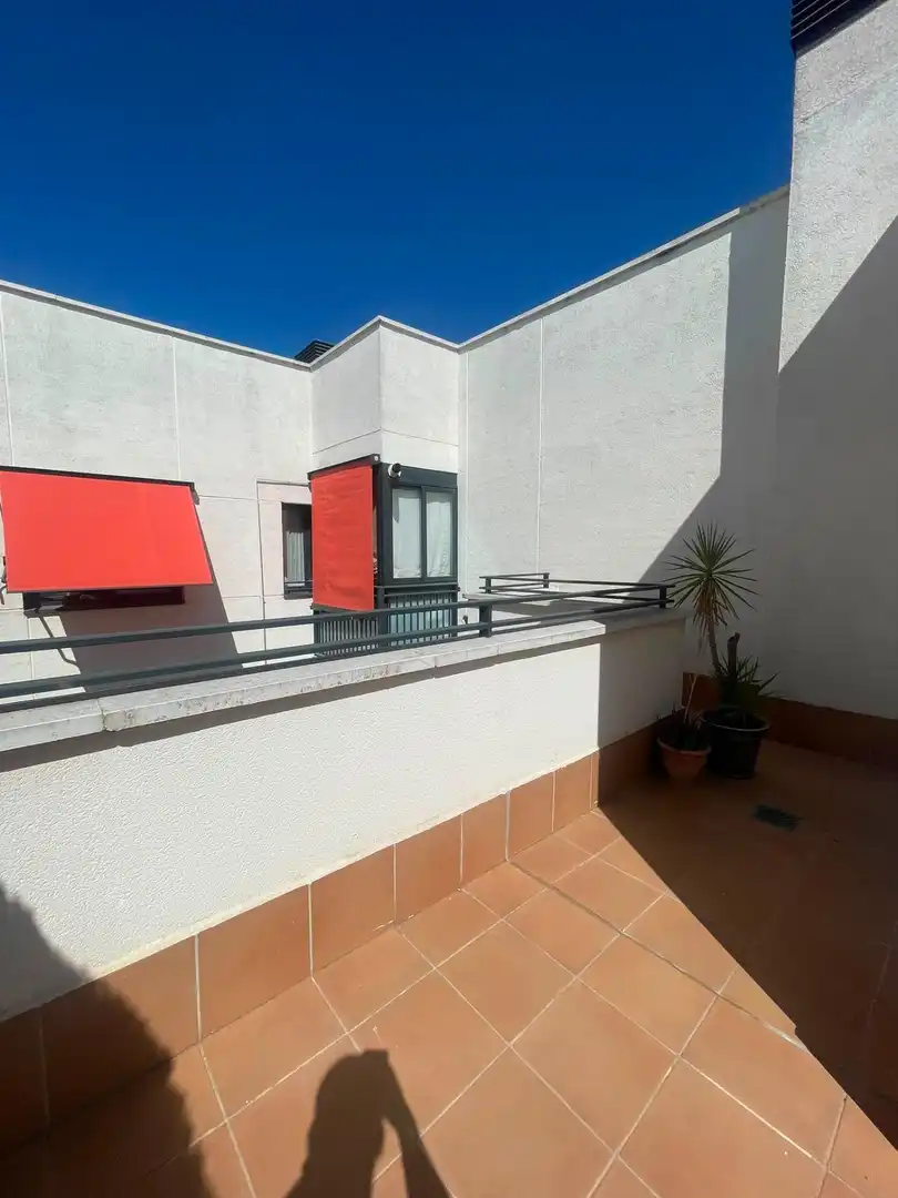 Terraza de Ático de alquiler en Alcalá de Henares con Aire acondicionado, Calefacción y Jardín privado