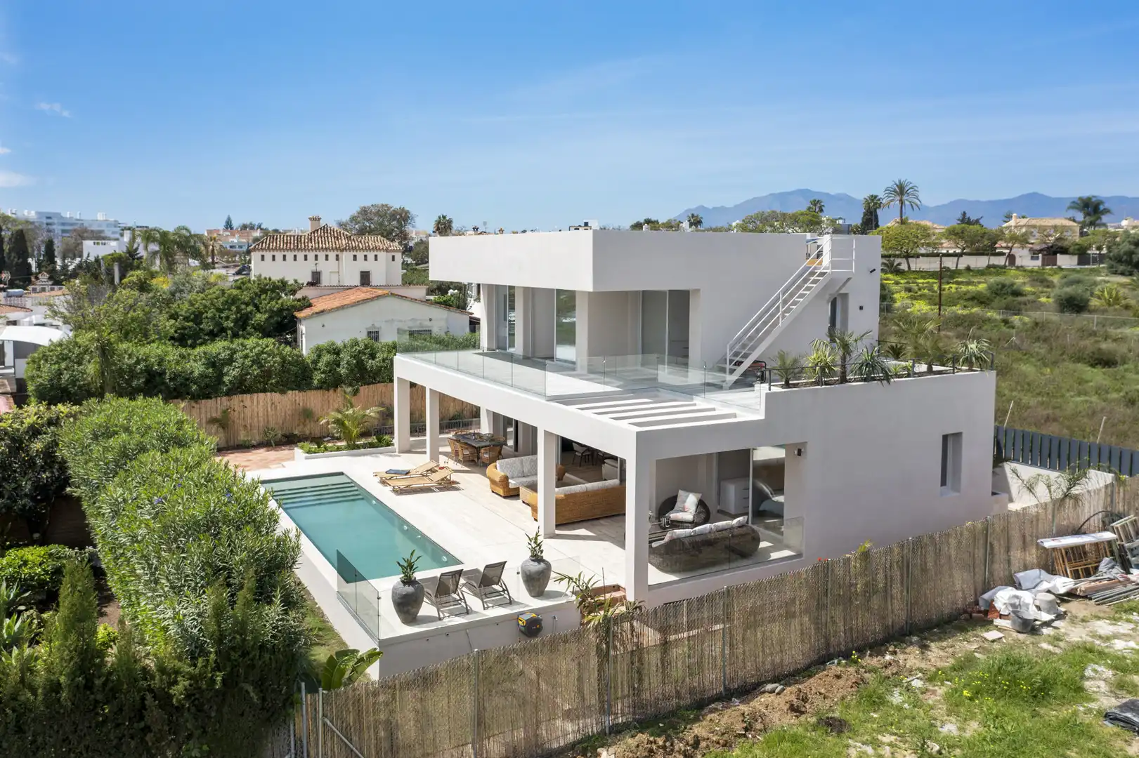 Vista exterior de Casa o chalet en venta en Marbella con Aire acondicionado, Jardín privado y Terraza