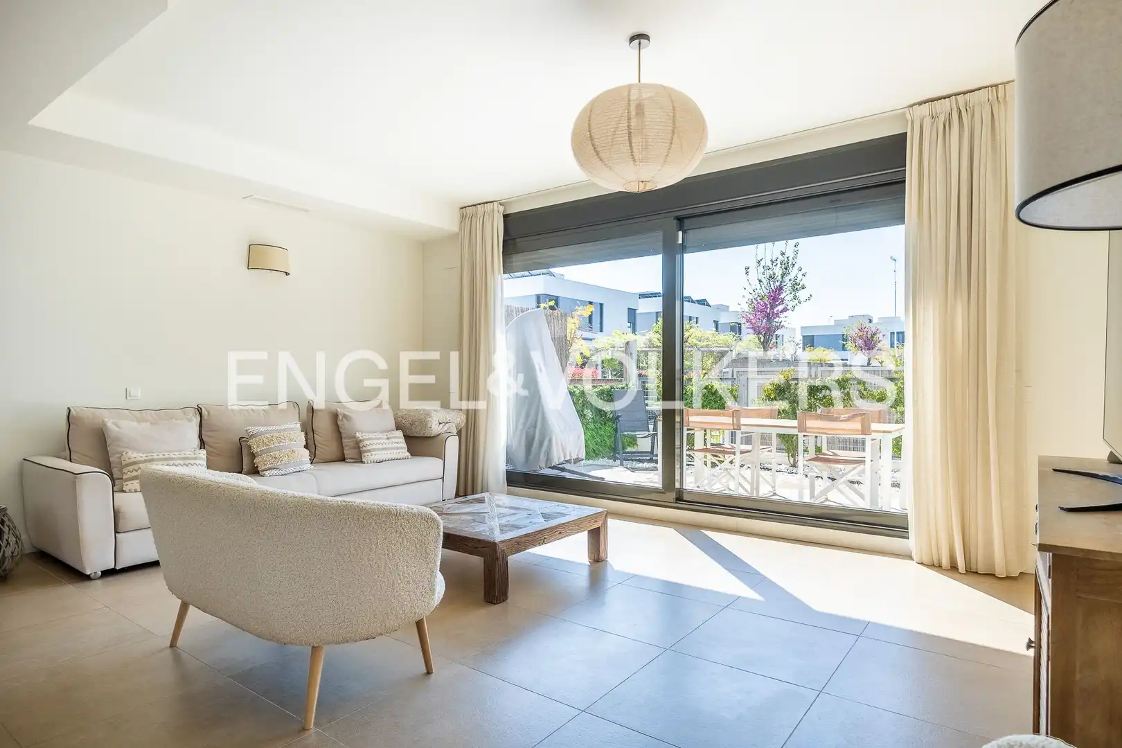 Living room of Detached homes for sale in Mairena del Aljarafe  with Air Conditioner, Heating and Private garden