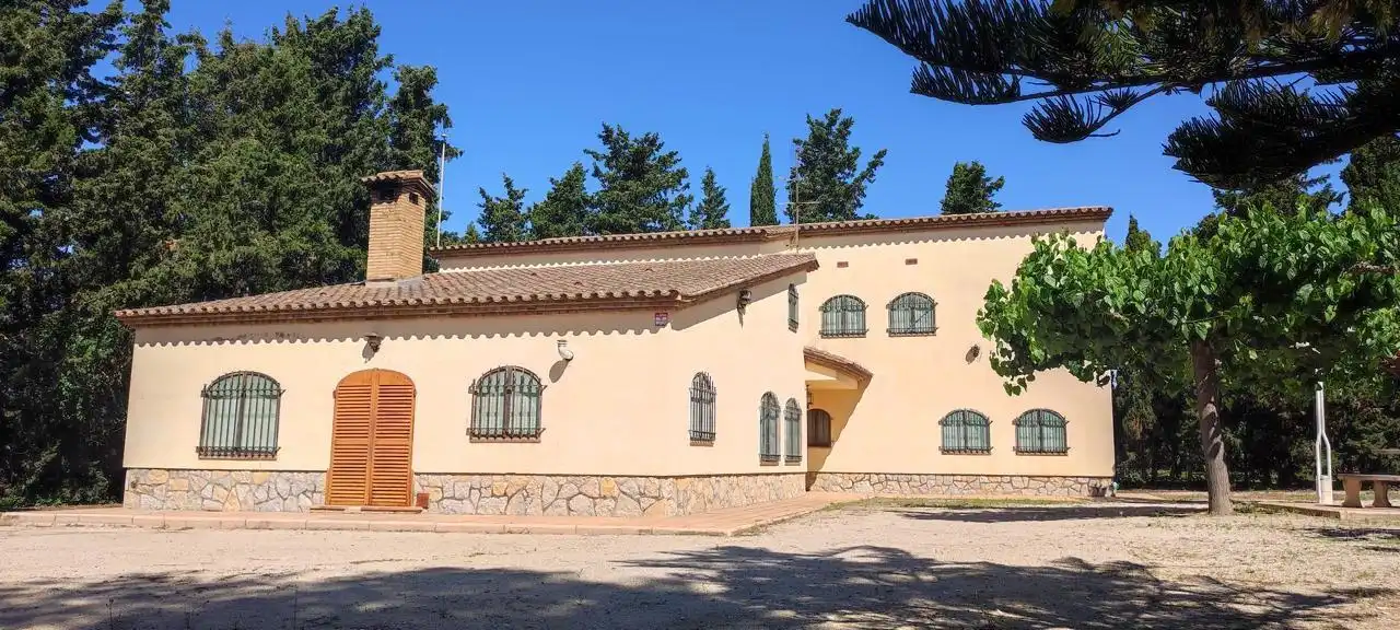 Vista exterior de Finca rústica en venda en Riudoms amb Calefacció, Jardí privat i Piscina