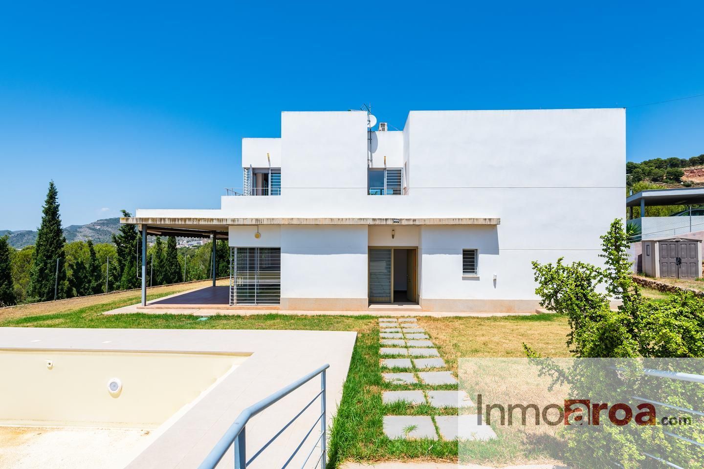 Vista exterior de Casa o xalet en venda en Castellón de la Plana / Castelló de la Plana amb Aire condicionat, Calefacció i Jardí privat