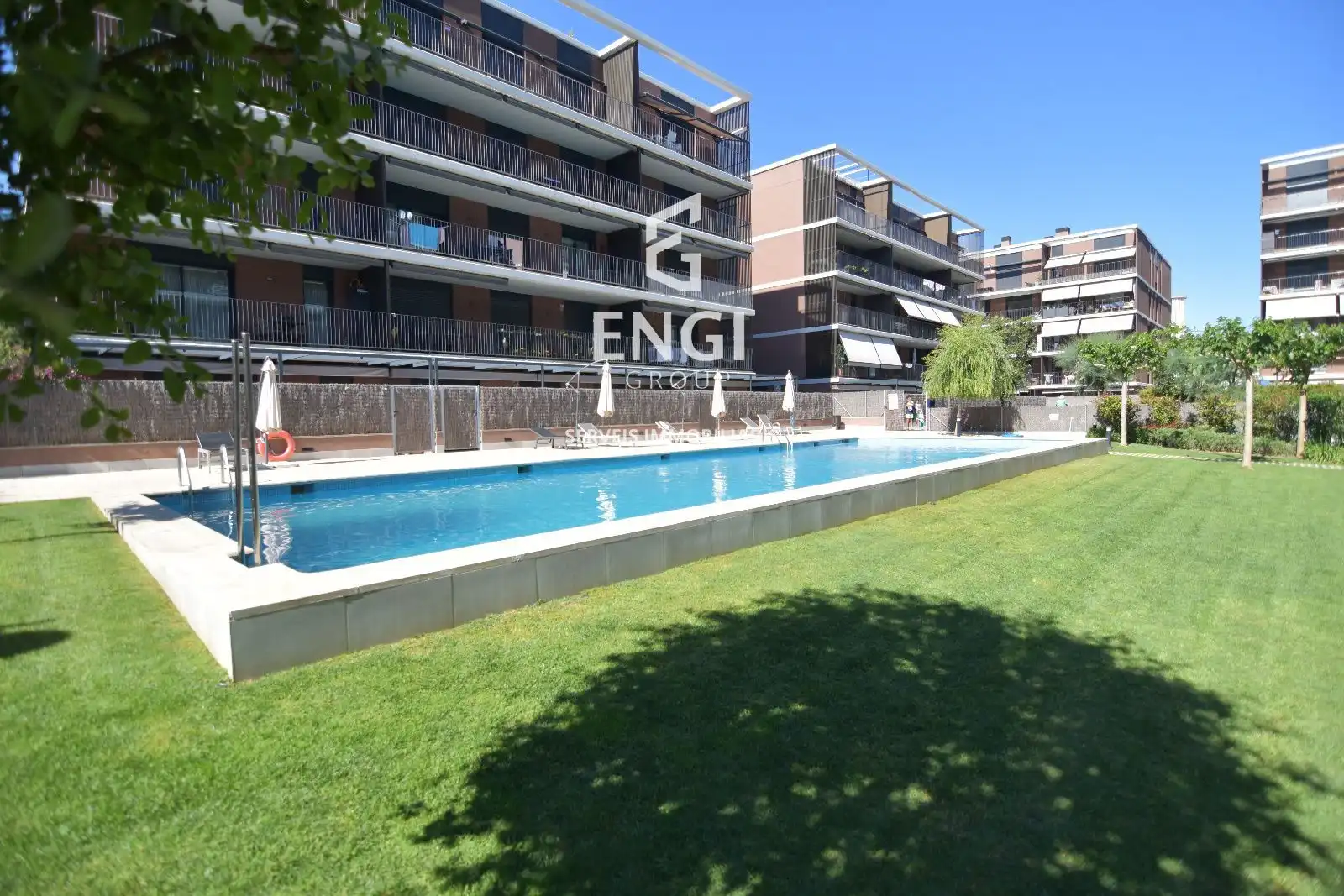 Dúplex con piscina en venta en Cossetania