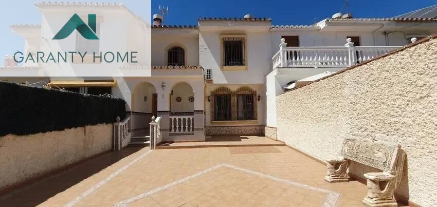 Vista exterior de Casa o xalet de lloguer en Rincón de la Victoria amb Aire condicionat, Terrassa i Balcó