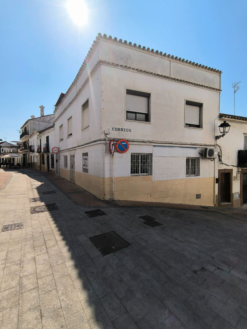 Vista exterior de Casa o xalet en venda en San Roque amb Terrassa
