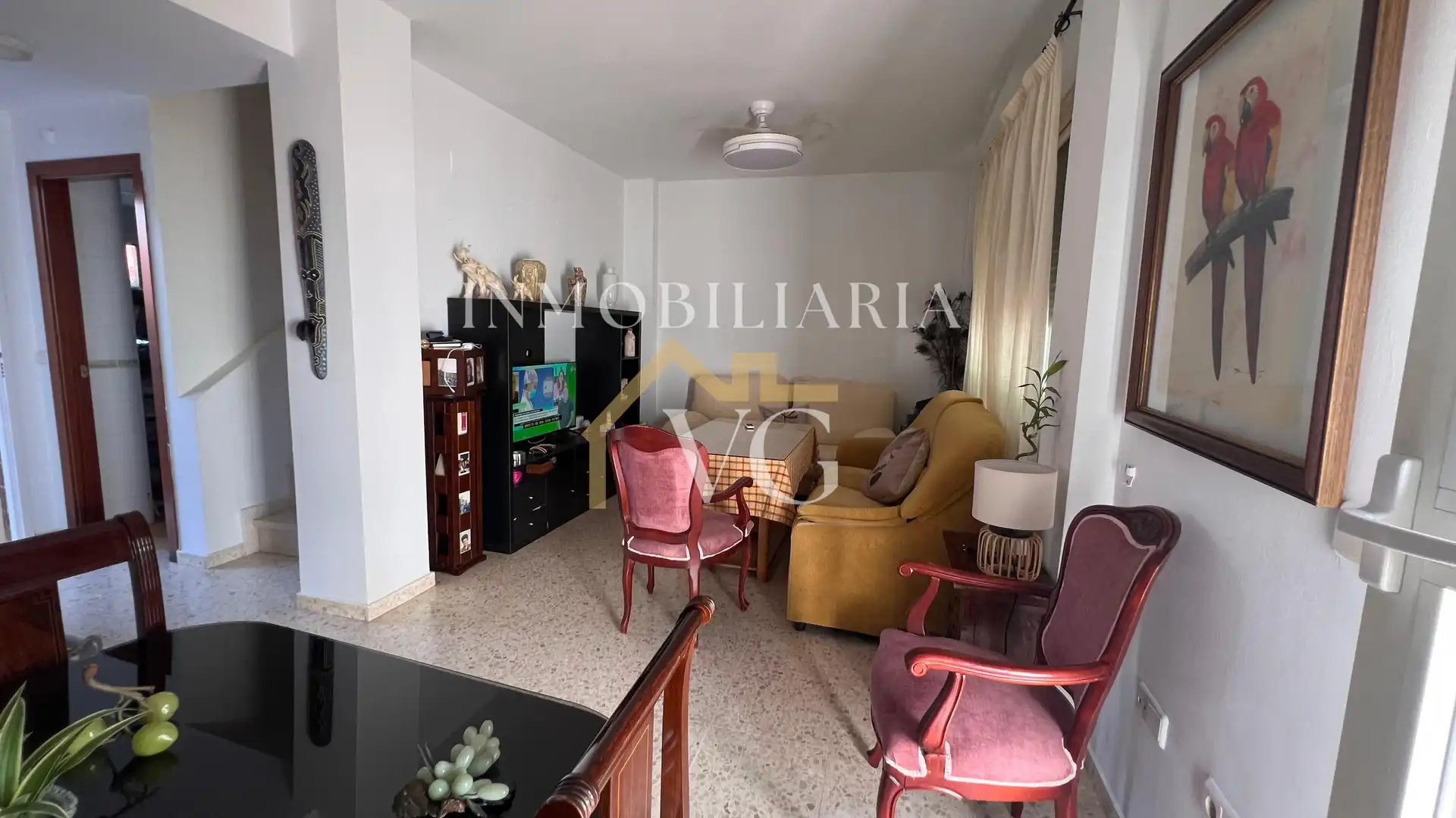 Sala d'estar de Casa adosada en venda en Guillena