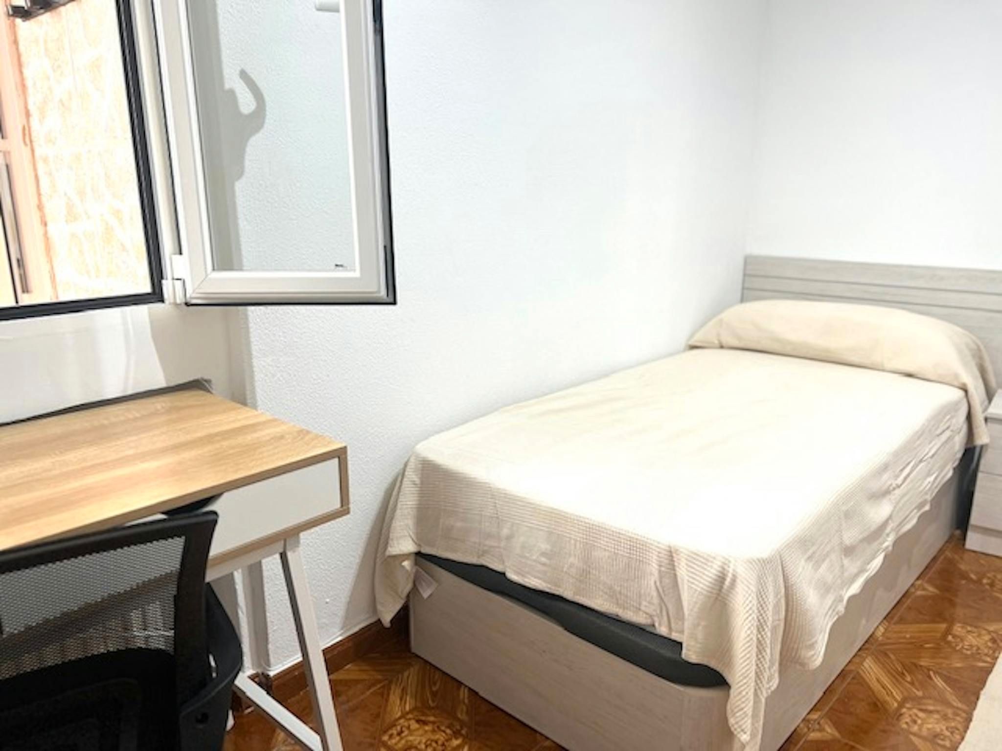 Dormitori de Pis per a compartir en Fuenlabrada amb Calefacció, Jardí privat i Rentadora