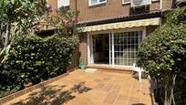 Jardí de Casa adosada en venda en Majadahonda amb Aire condicionat, Jardí privat i Traster