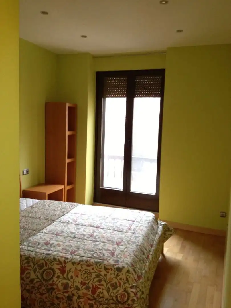 Bedroom of Flat for rent in Salamanca  with Heating, Parquet flooring and Furnished