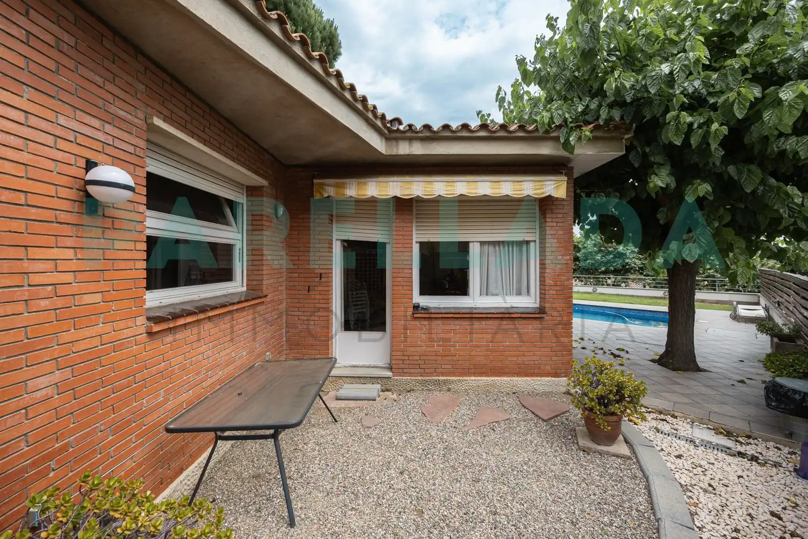Vista exterior de Casa o chalet en venta en Tiana con Aire acondicionado, Jardín privado y Terraza