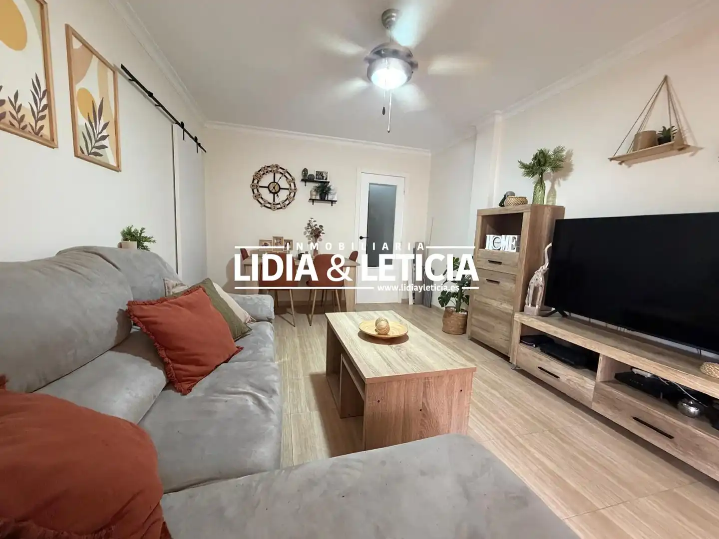 Sala d'estar de Pis en venda en Alcalá de Guadaira amb Aire condicionat i Terrassa