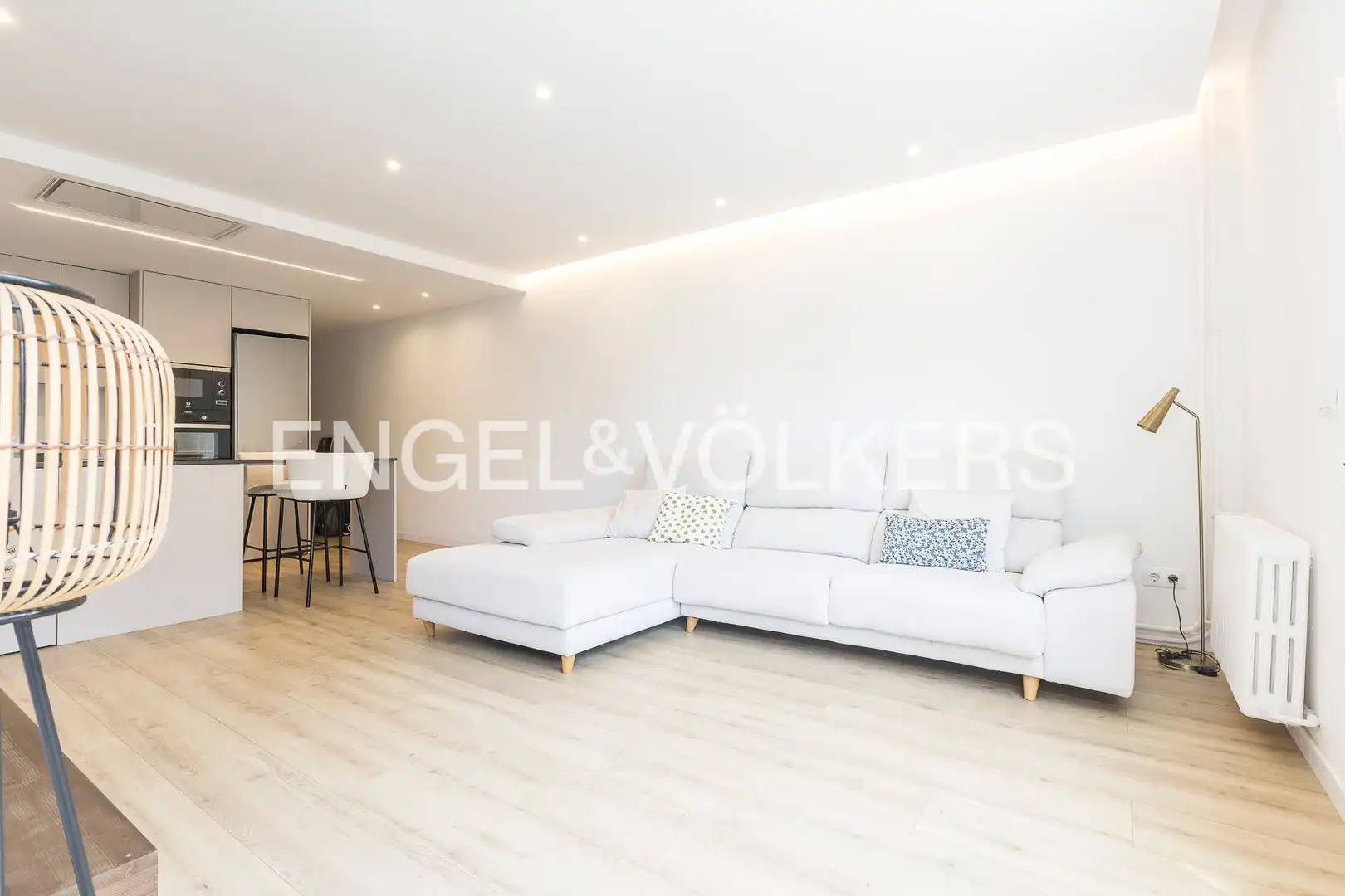 Wohnzimmer von Wohnung zum Verkauf in Barcelona mit Klimaanlage, Heizung und Parkett