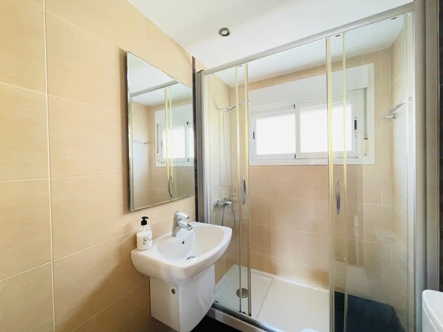 Piso en venta en Calle Cañón de Añisclo, Arrabal