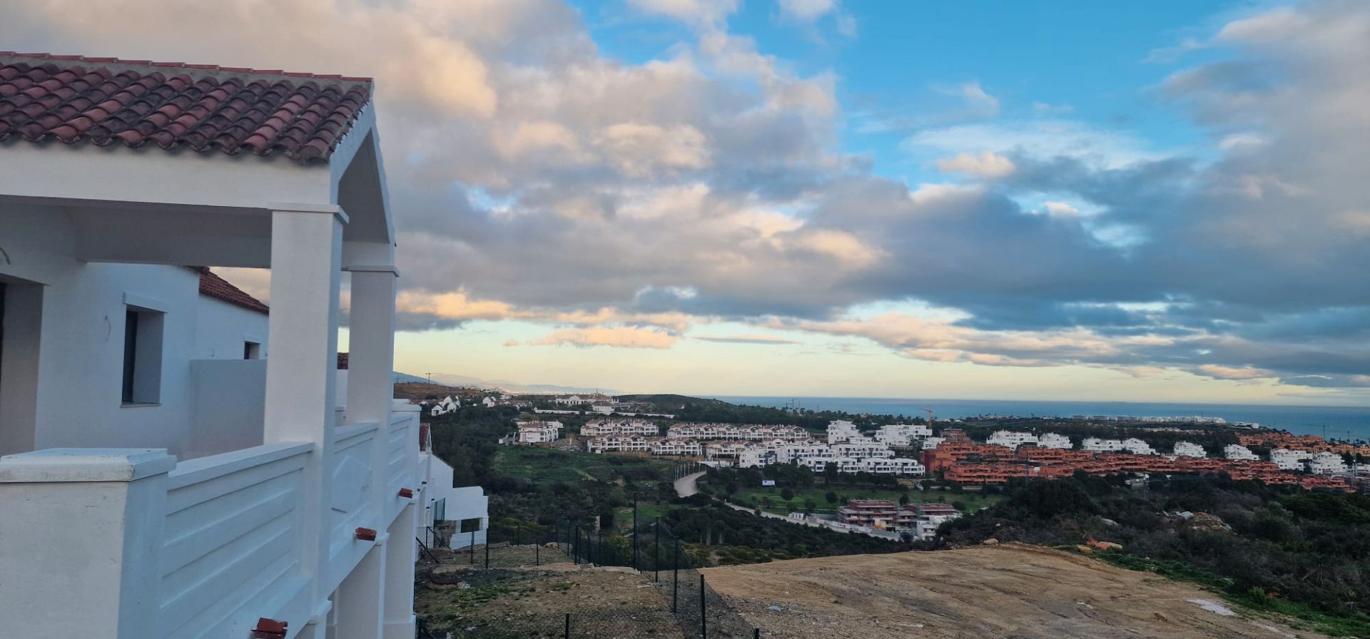 Vista exterior de Casa o xalet en venda en Casares amb Jardí privat i Terrassa