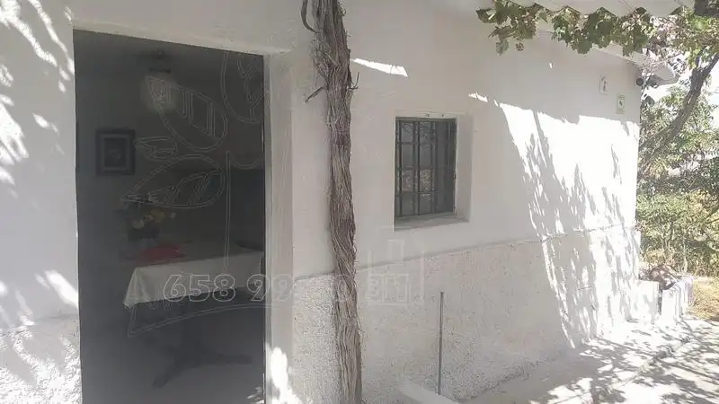 Vista exterior de Finca rústica en venda en Baza amb Jardí privat, Terrassa i Traster